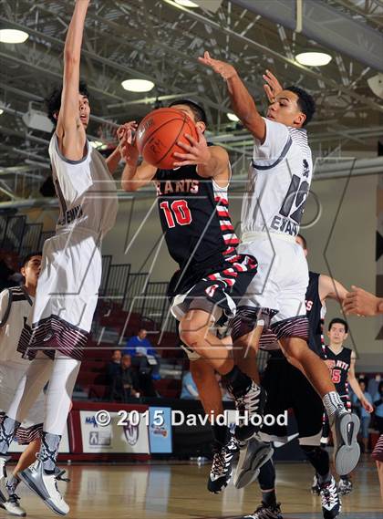 Thumbnail 2 in Grants vs. Rancho Mirage (MaxPreps Holiday Classic Design Pro Championship) photogallery.