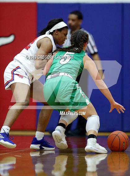 Thumbnail 3 in Azle vs Grapevine photogallery.