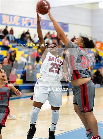 Thumbnail 2 in Sacred Heart Prep vs. Seaside (CIF CCS D4 Championship) photogallery.