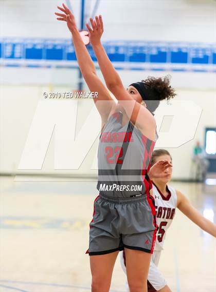 Thumbnail 2 in Sacred Heart Prep vs. Seaside (CIF CCS D4 Championship) photogallery.