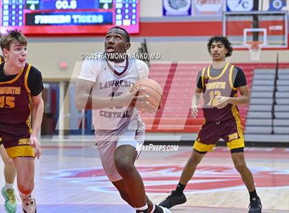 Thumbnail 2 in Lawrence Central vs. Bloomington North photogallery.