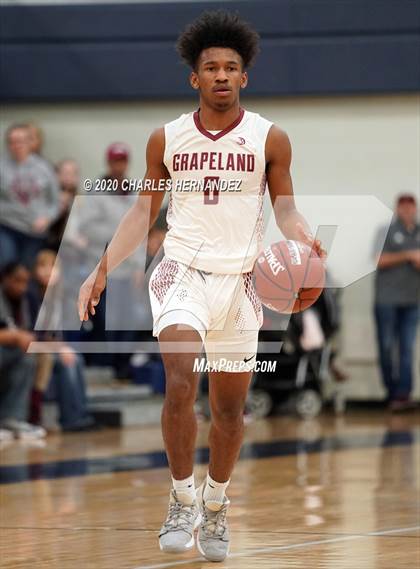 Thumbnail 3 in Grapeland vs. Tenaha (UIL 2A Regional Semifinal) photogallery.