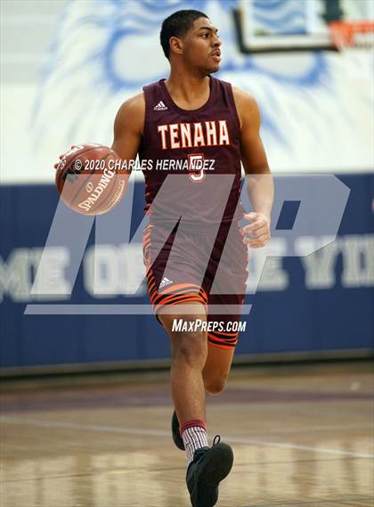 Thumbnail 3 in Grapeland vs. Tenaha (UIL 2A Regional Semifinal) photogallery.