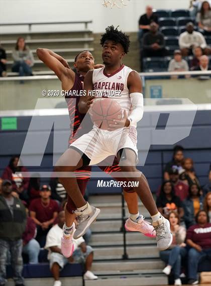 Thumbnail 1 in Grapeland vs. Tenaha (UIL 2A Regional Semifinal) photogallery.