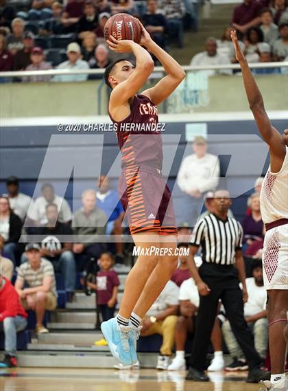 Thumbnail 2 in Grapeland vs. Tenaha (UIL 2A Regional Semifinal) photogallery.