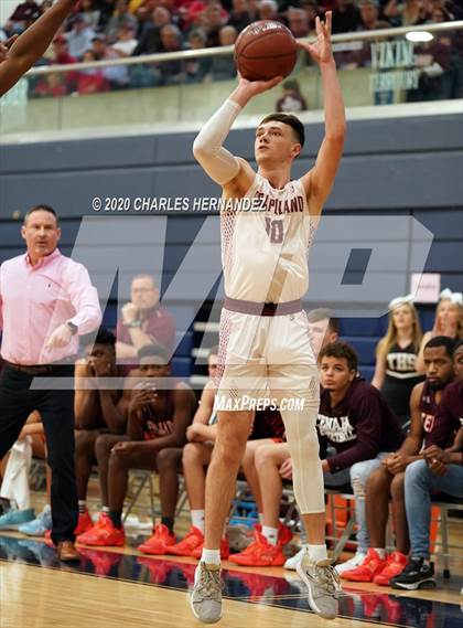 Thumbnail 1 in Grapeland vs. Tenaha (UIL 2A Regional Semifinal) photogallery.