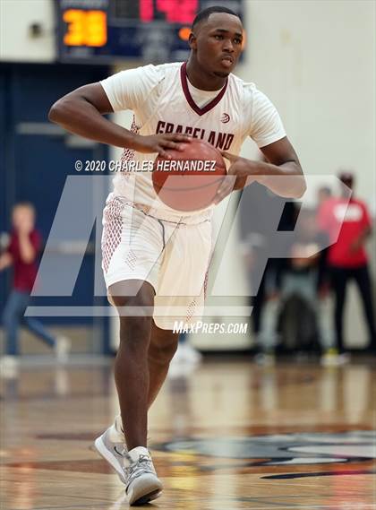 Thumbnail 3 in Grapeland vs. Tenaha (UIL 2A Regional Semifinal) photogallery.