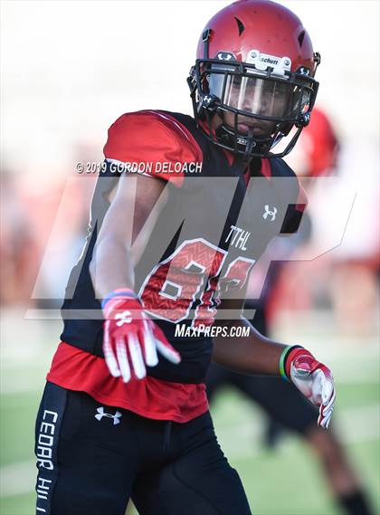 Thumbnail 3 in Cedar Hill Spring Game photogallery.