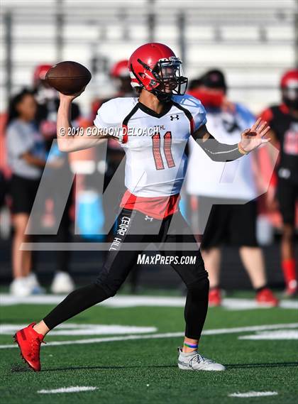 Thumbnail 1 in Cedar Hill Spring Game photogallery.