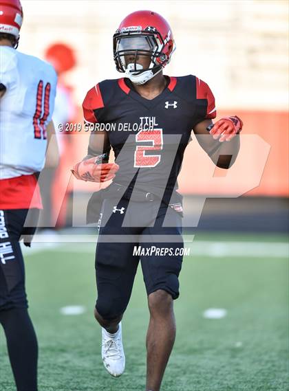 Thumbnail 2 in Cedar Hill Spring Game photogallery.