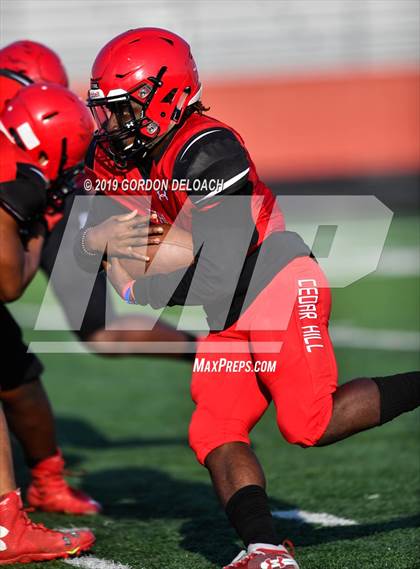 Thumbnail 1 in Cedar Hill Spring Game photogallery.