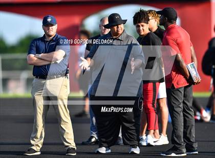 Thumbnail 3 in Cedar Hill Spring Game photogallery.