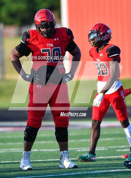 Thumbnail 2 in Cedar Hill Spring Game photogallery.