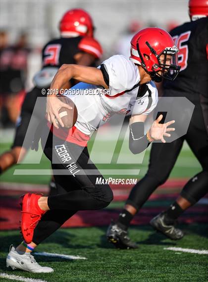 Thumbnail 2 in Cedar Hill Spring Game photogallery.