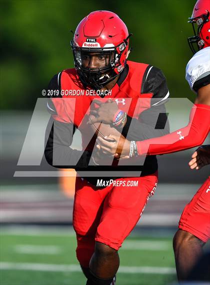 Thumbnail 2 in Cedar Hill Spring Game photogallery.