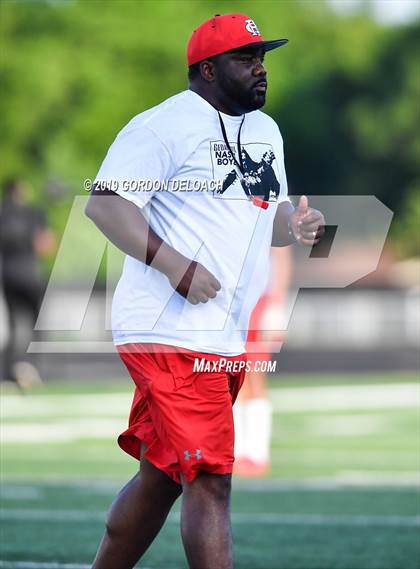 Thumbnail 3 in Cedar Hill Spring Game photogallery.
