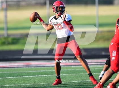 Thumbnail 3 in Cedar Hill Spring Game photogallery.