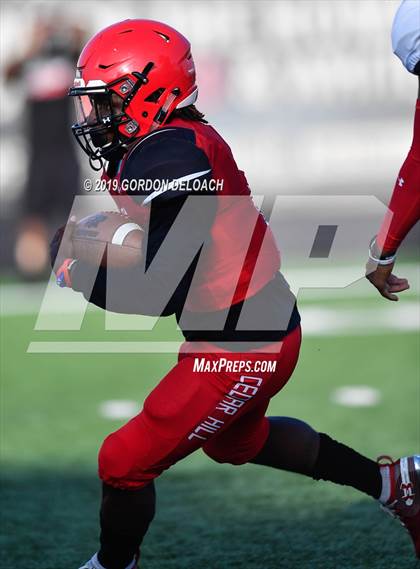 Thumbnail 2 in Cedar Hill Spring Game photogallery.