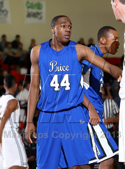 Thumbnail 2 in Bishop Montgomery vs. Price (Seahawk Classic) photogallery.