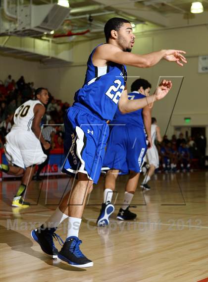 Thumbnail 3 in Bishop Montgomery vs. Price (Seahawk Classic) photogallery.