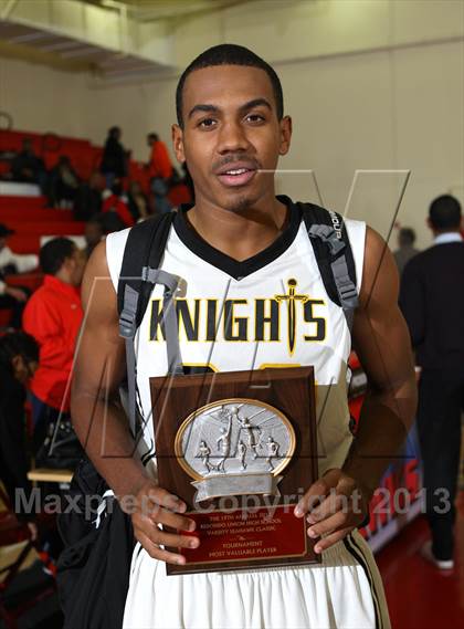 Thumbnail 2 in Bishop Montgomery vs. Price (Seahawk Classic) photogallery.