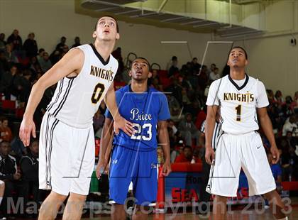 Thumbnail 3 in Bishop Montgomery vs. Price (Seahawk Classic) photogallery.