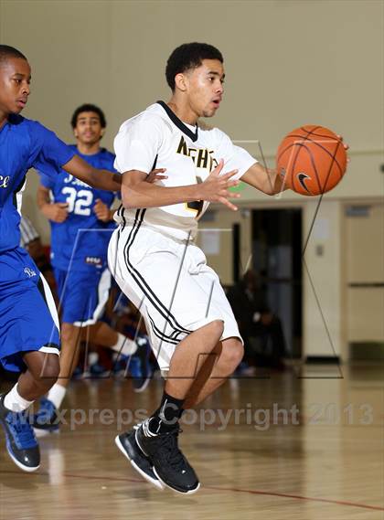 Thumbnail 3 in Bishop Montgomery vs. Price (Seahawk Classic) photogallery.