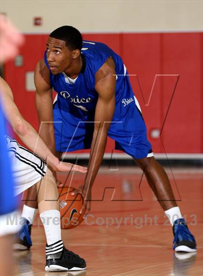 Thumbnail 2 in Bishop Montgomery vs. Price (Seahawk Classic) photogallery.