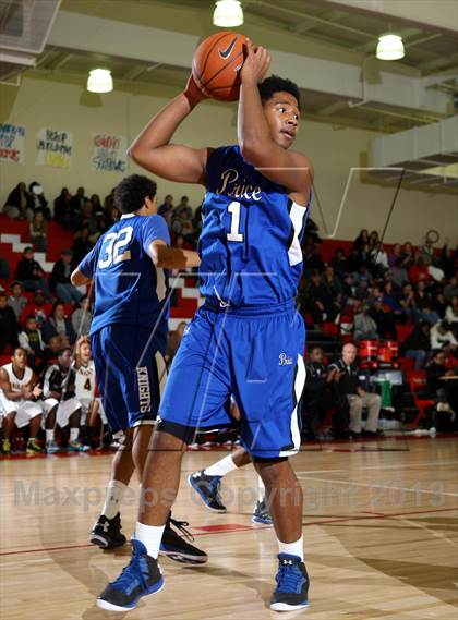 Thumbnail 3 in Bishop Montgomery vs. Price (Seahawk Classic) photogallery.