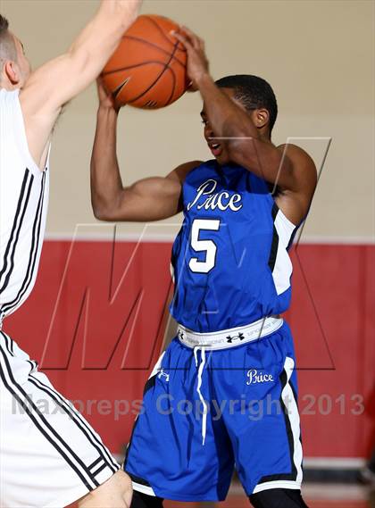 Thumbnail 2 in Bishop Montgomery vs. Price (Seahawk Classic) photogallery.