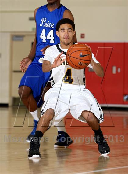 Thumbnail 3 in Bishop Montgomery vs. Price (Seahawk Classic) photogallery.