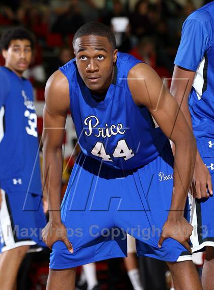 Thumbnail 3 in Bishop Montgomery vs. Price (Seahawk Classic) photogallery.