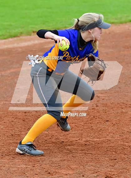 Thumbnail 2 in Lee [Robert E.] vs Pflugerville (NISD Softball Tournament) photogallery.