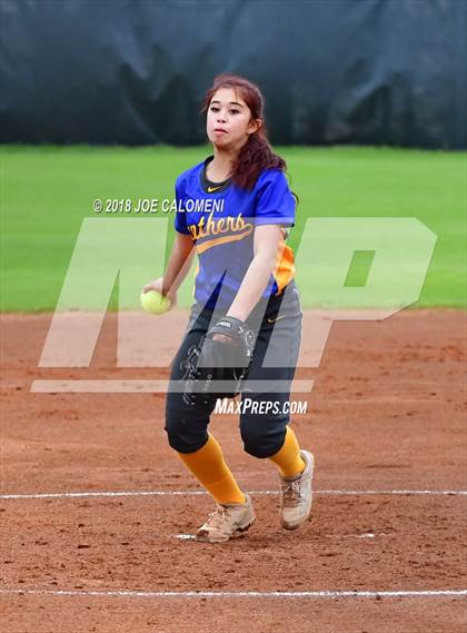 Thumbnail 2 in Lee [Robert E.] vs Pflugerville (NISD Softball Tournament) photogallery.