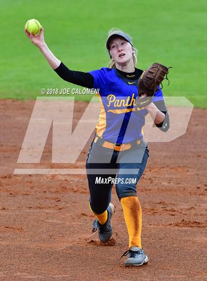 Thumbnail 2 in Lee [Robert E.] vs Pflugerville (NISD Softball Tournament) photogallery.