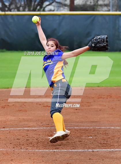Thumbnail 2 in Lee [Robert E.] vs Pflugerville (NISD Softball Tournament) photogallery.