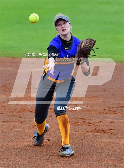 Thumbnail 3 in Lee [Robert E.] vs Pflugerville (NISD Softball Tournament) photogallery.