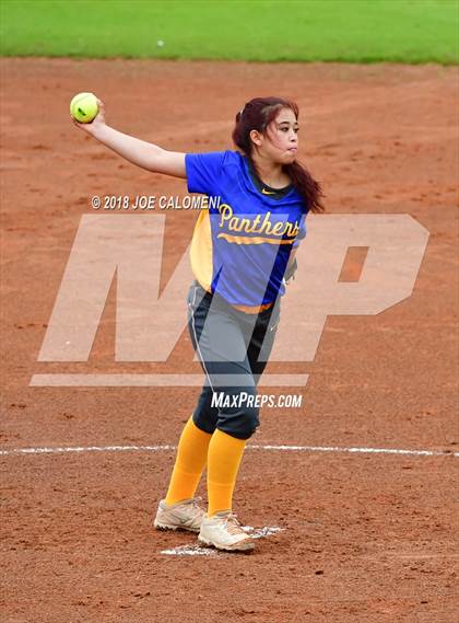 Thumbnail 3 in Lee [Robert E.] vs Pflugerville (NISD Softball Tournament) photogallery.