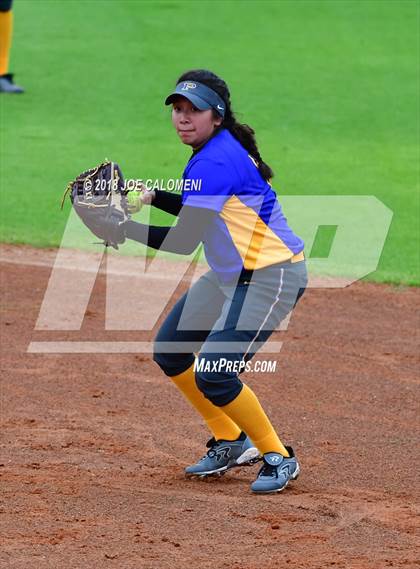 Thumbnail 2 in Lee [Robert E.] vs Pflugerville (NISD Softball Tournament) photogallery.