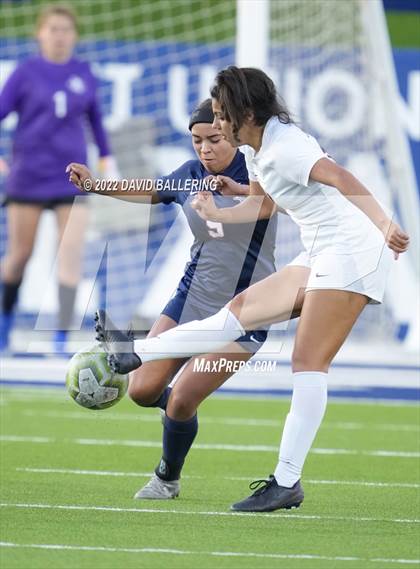 Thumbnail 3 in Allen vs. Coppell (UIL 6A Bi-District Playoff) photogallery.