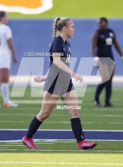 Thumbnail 2 in Allen vs. Coppell (UIL 6A Bi-District Playoff) photogallery.