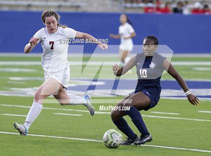 Thumbnail 2 in Allen vs. Coppell (UIL 6A Bi-District Playoff) photogallery.