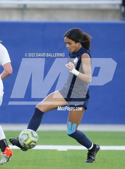 Thumbnail 2 in Allen vs. Coppell (UIL 6A Bi-District Playoff) photogallery.