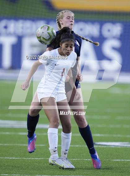 Thumbnail 2 in Allen vs. Coppell (UIL 6A Bi-District Playoff) photogallery.