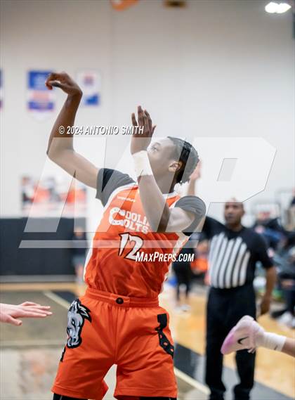 Thumbnail 2 in Flint Hill vs. Coolidge (Battle in the Bull Invitational) photogallery.