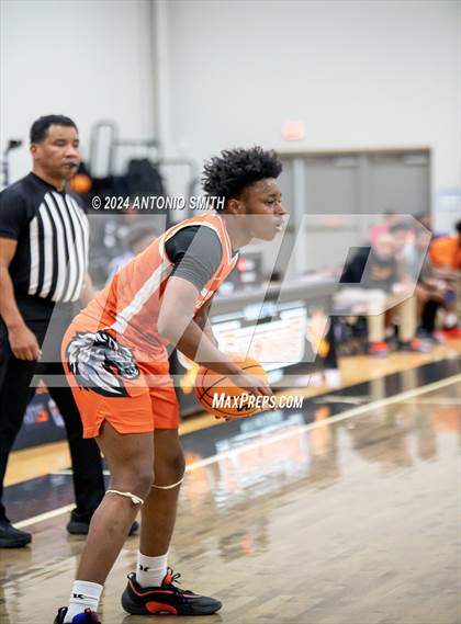 Thumbnail 3 in Flint Hill vs. Coolidge (Battle in the Bull Invitational) photogallery.