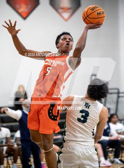 Thumbnail 2 in Flint Hill vs. Coolidge (Battle in the Bull Invitational) photogallery.