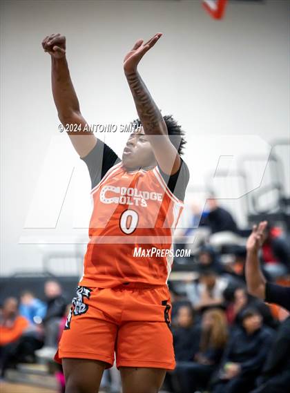 Thumbnail 2 in Flint Hill vs. Coolidge (Battle in the Bull Invitational) photogallery.