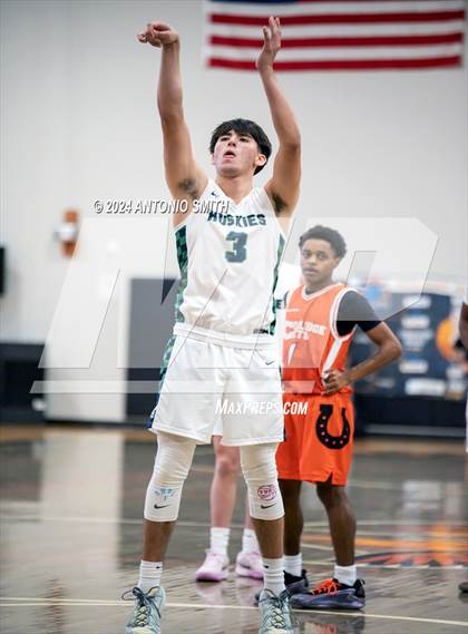 Thumbnail 1 in Flint Hill vs. Coolidge (Battle in the Bull Invitational) photogallery.