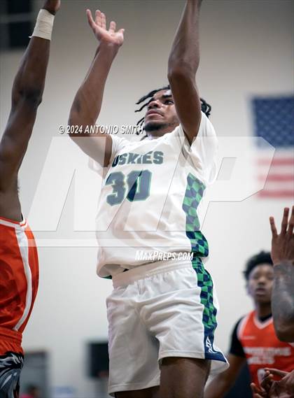 Thumbnail 1 in Flint Hill vs. Coolidge (Battle in the Bull Invitational) photogallery.